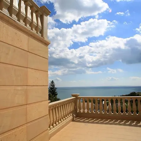 فندق Argisht Palace Only